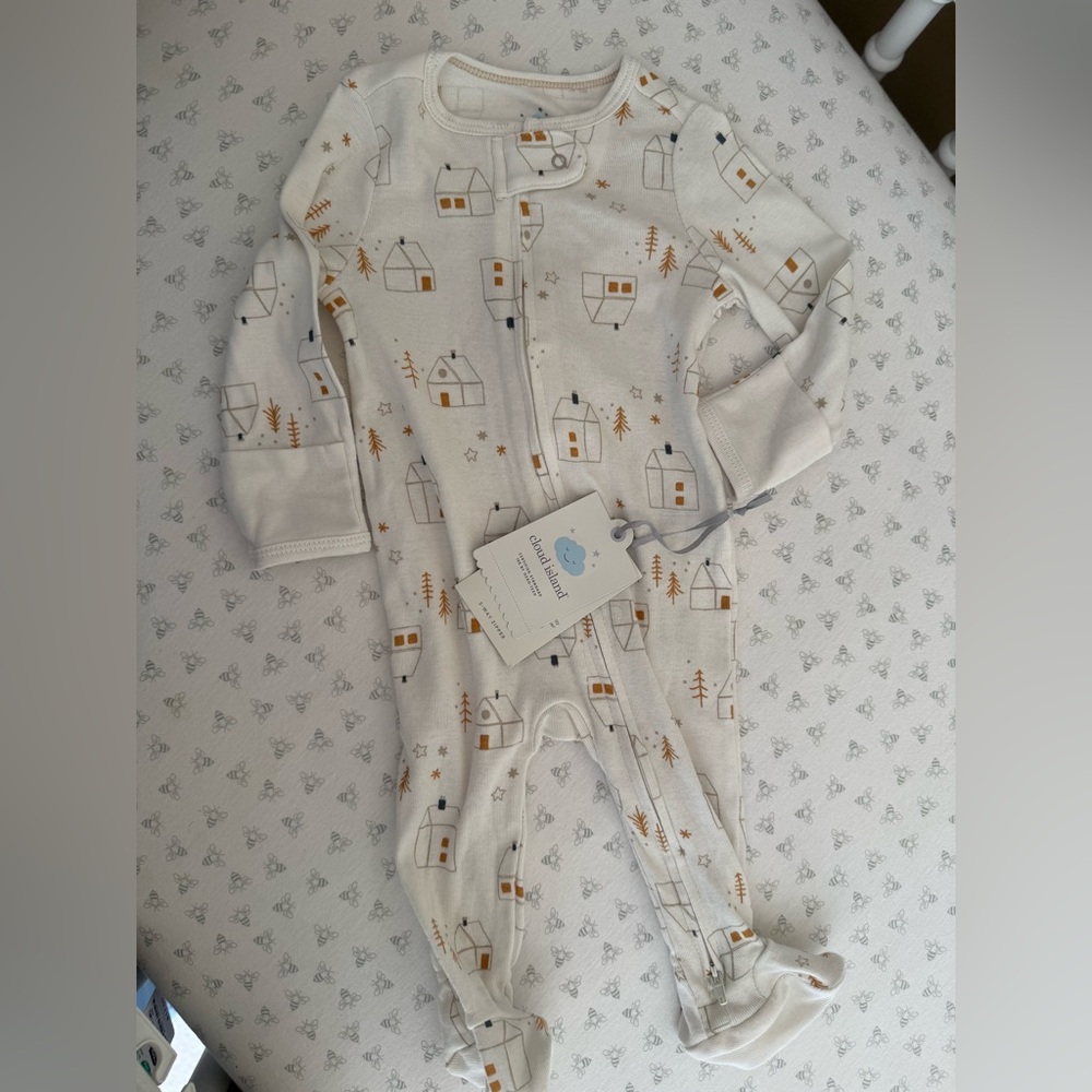 Carter’s NWT Baby Sleeper